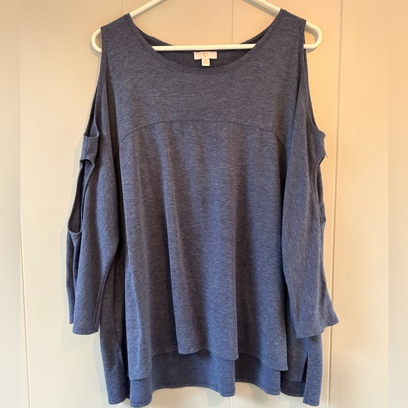 Tops - Women’s Cold Shoulder Top